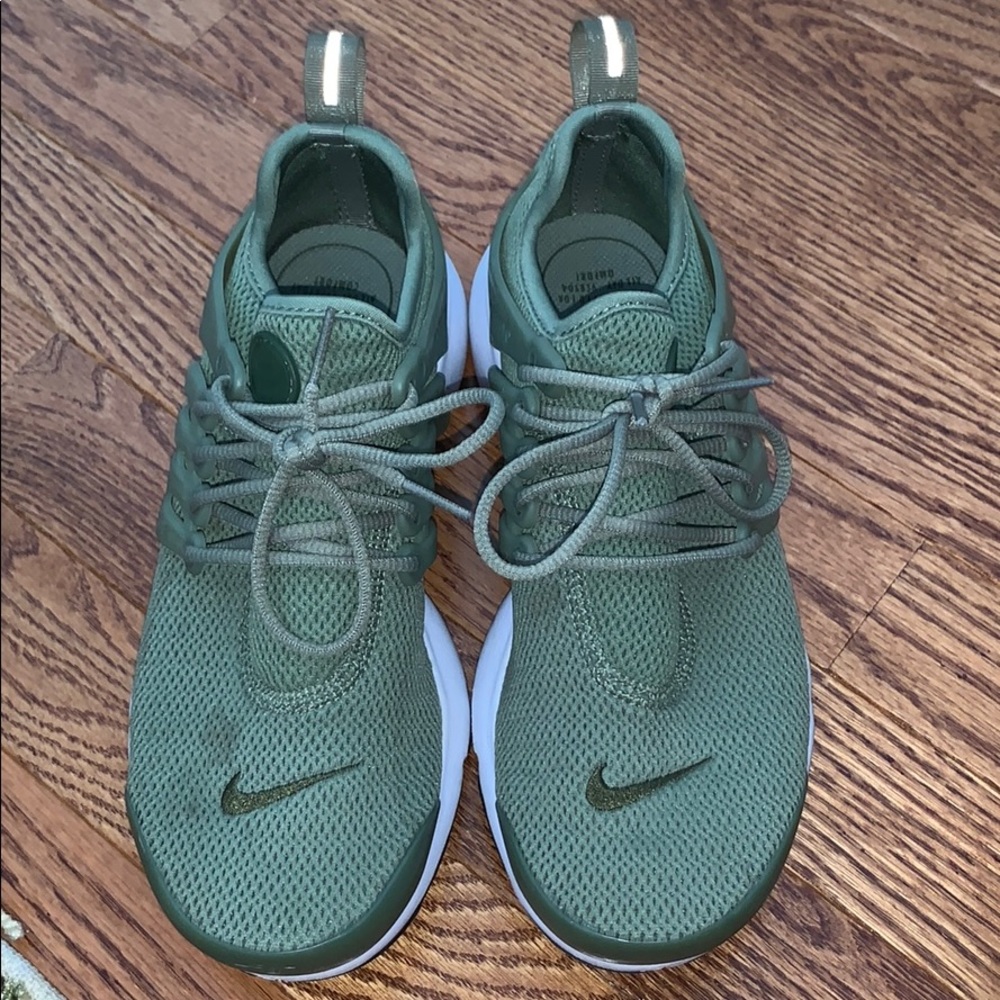 Women’s Nike presto sneakers